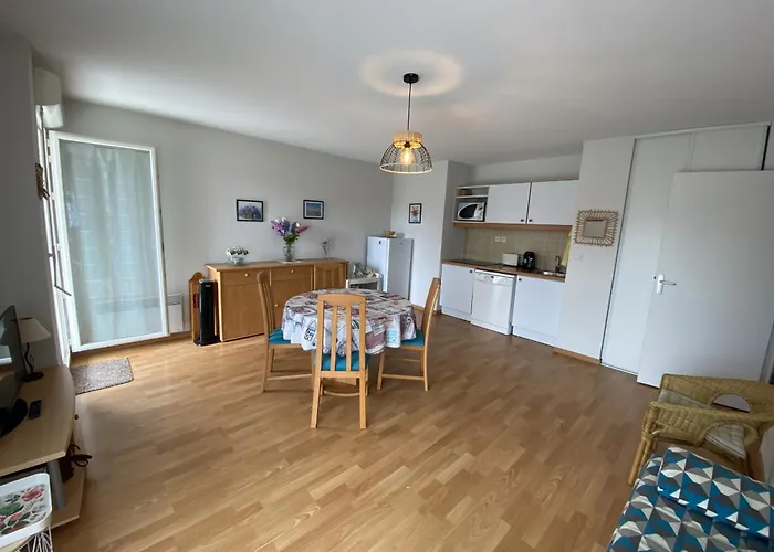 Le Poete - Appartement 2 Etoiles - Parking Апартаменты